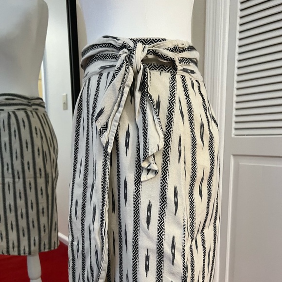 J.Crew pencil skirt - Picture 3 of 5